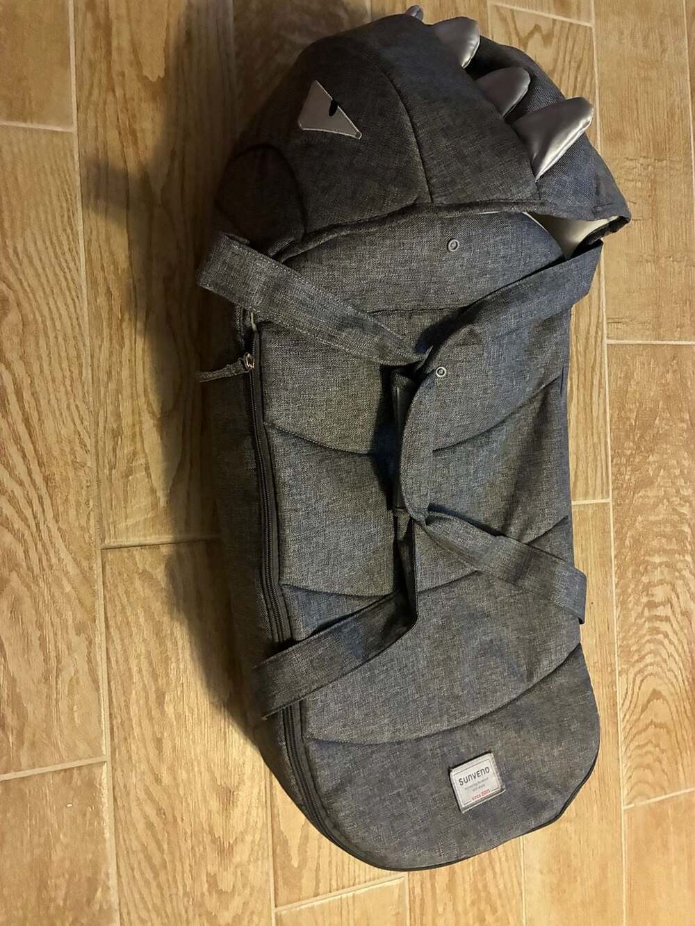 Sunveno Infant Travel Lounger/Bed in Grey Shark. - Picture 3 of 4